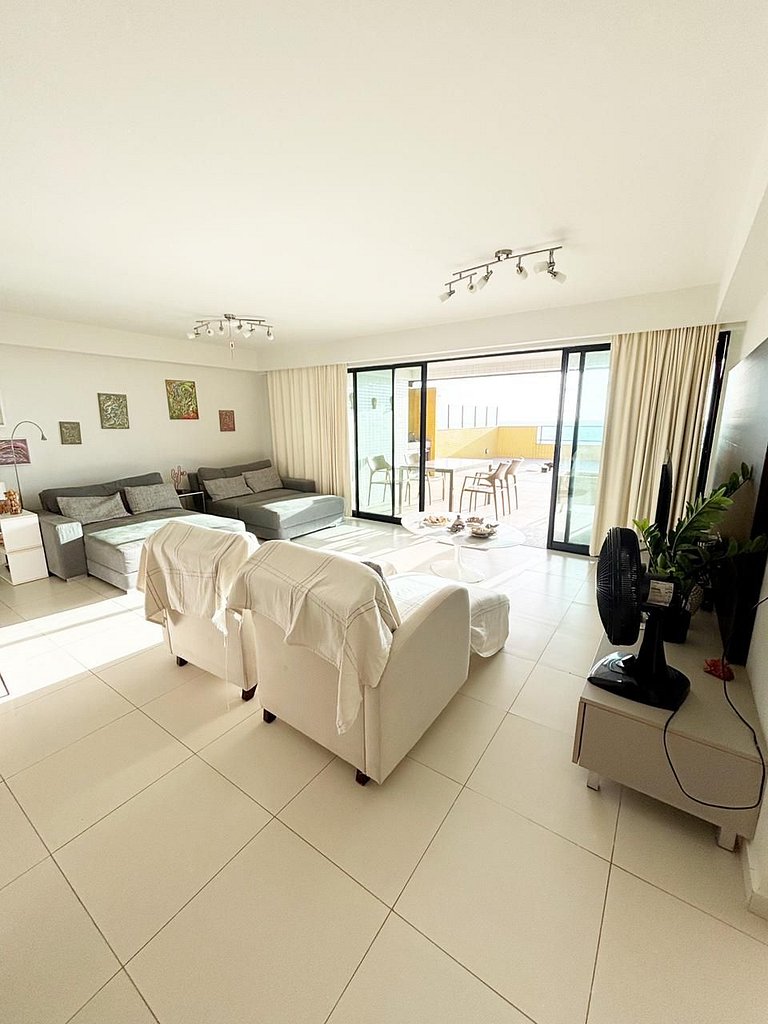 Luxury beachside Penthouse