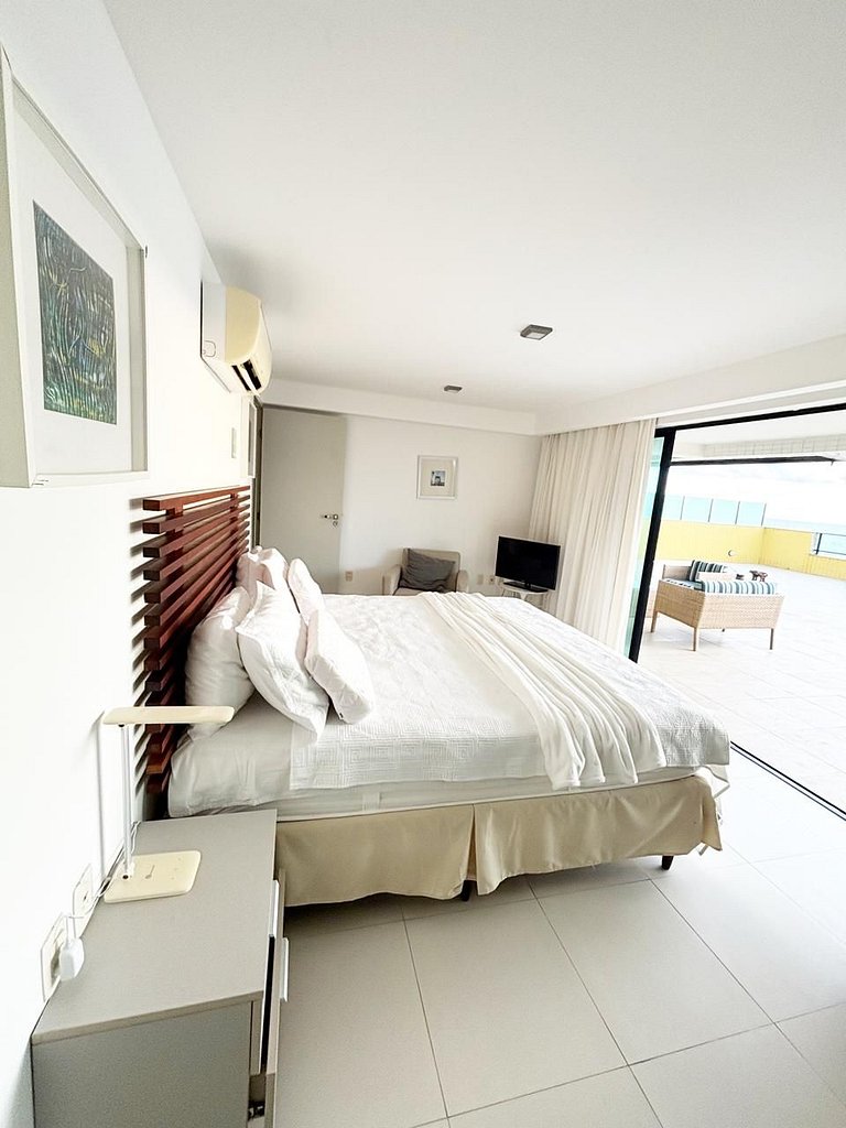 Luxury beachside Penthouse