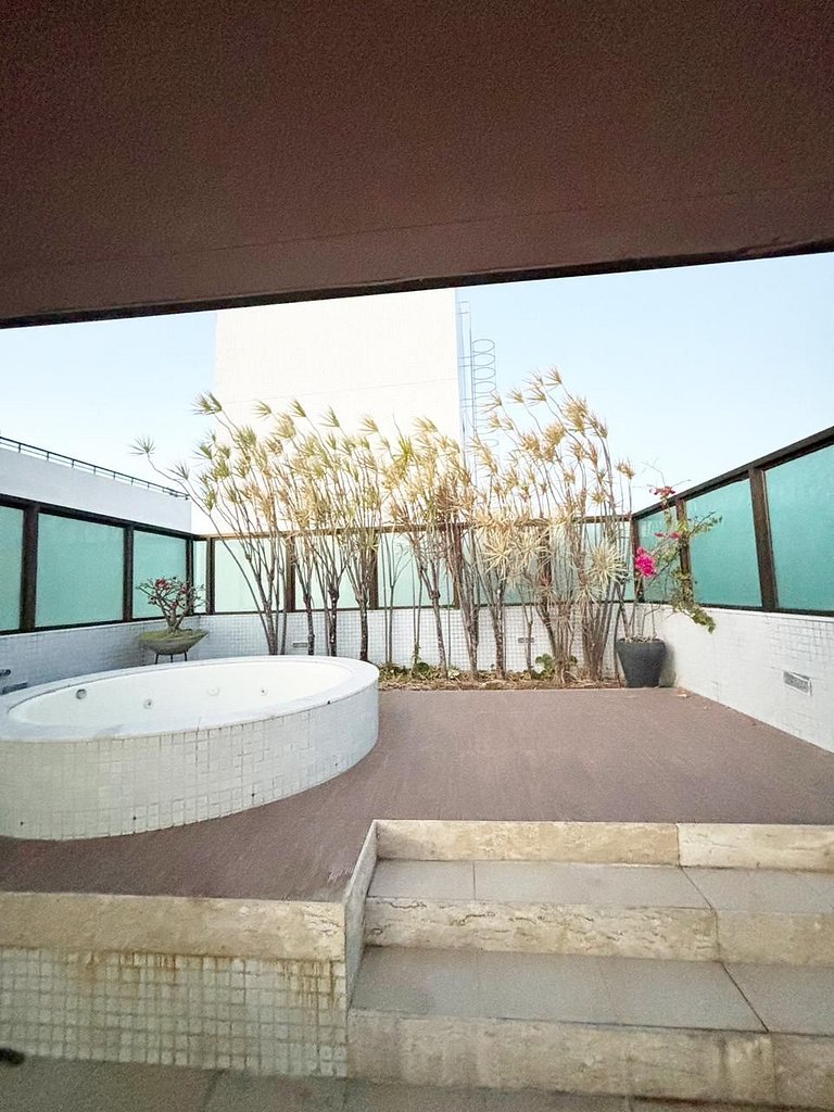 Duplex de luxo com hidro by Day by Day no Atlantis