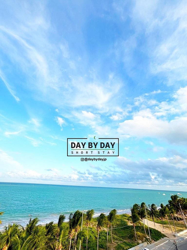 La Luna Formosa Frente-mar by Day by Day *301*