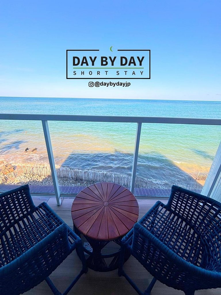 Flamboyant by Day by Day