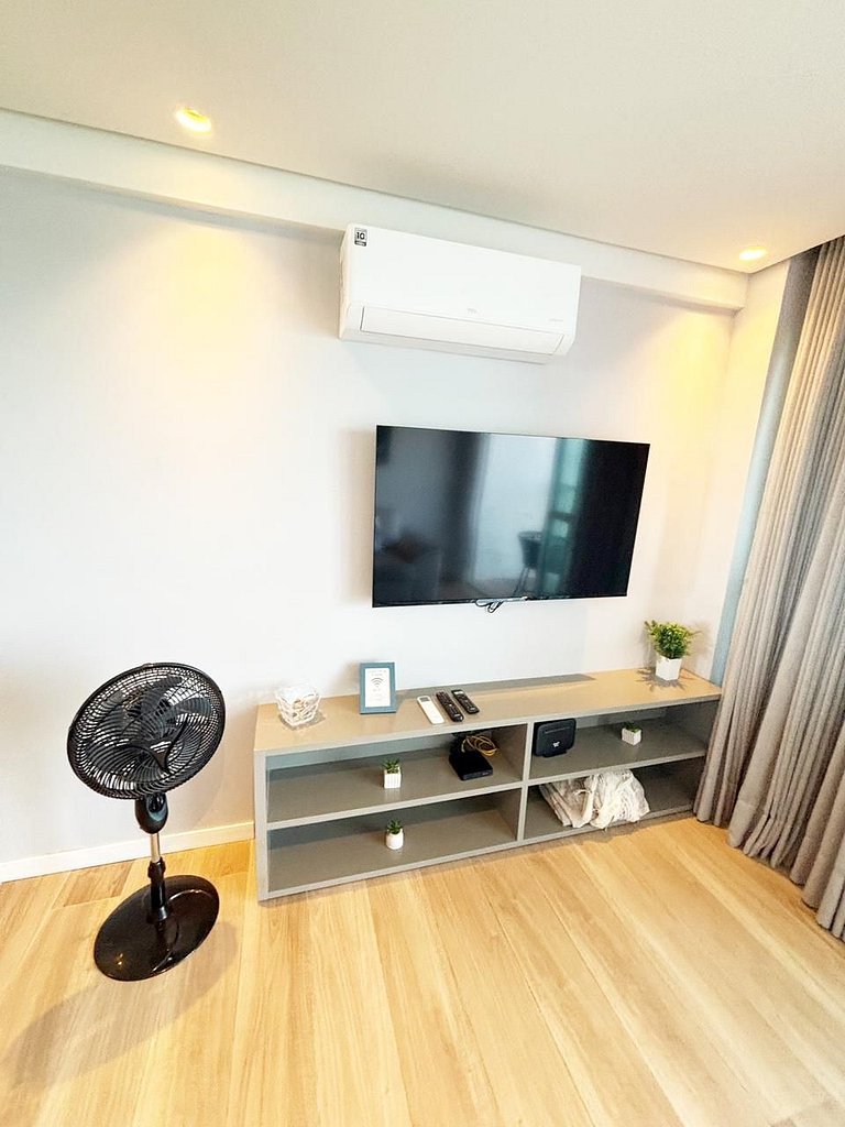 Flamboyant by Day by Day Frente-mar *306*