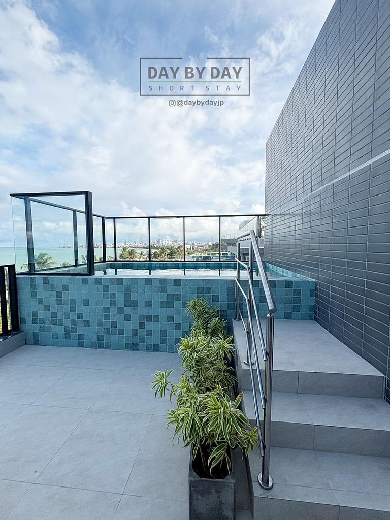 G5 Beach Flat by Day by Day