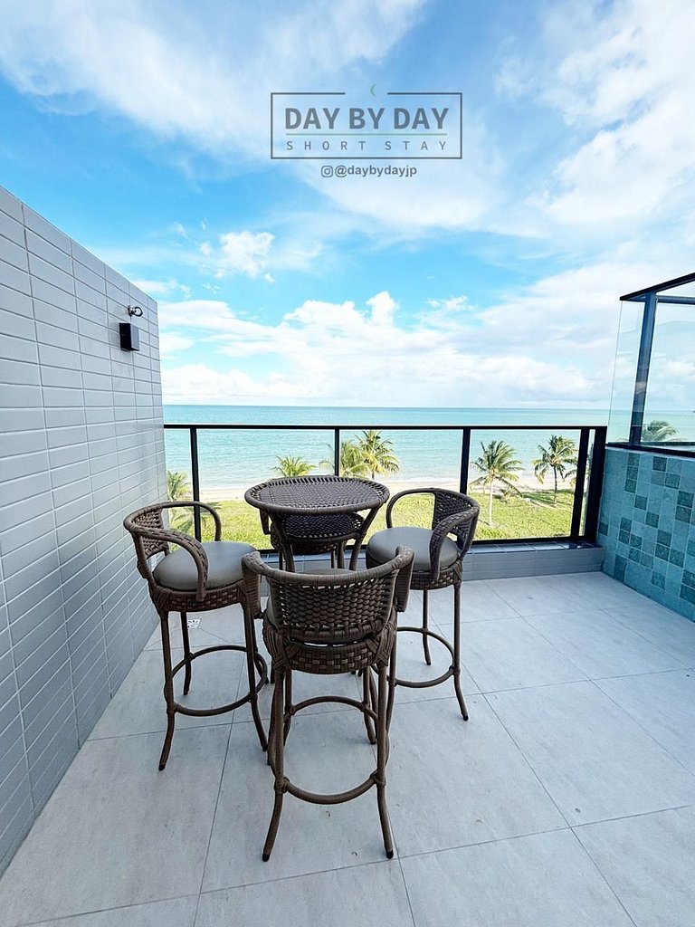 G5 Beach Flat by Day by Day